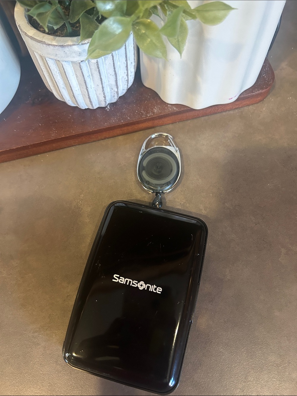 Samsonite Glossy Black Aluminum RFID safe card Case with Keyring lanyard Clip